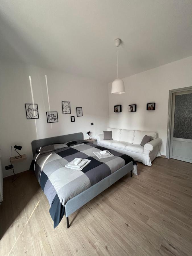 Le Stanze Di Alicam Bed & Breakfast Arona Ngoại thất bức ảnh
