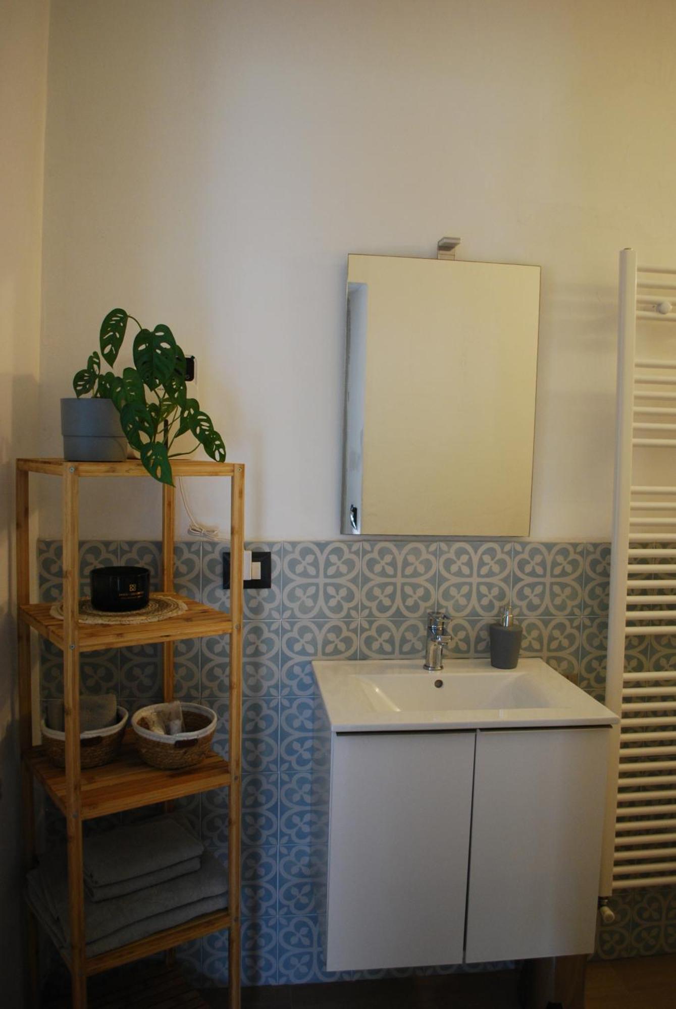 Le Stanze Di Alicam Bed & Breakfast Arona Ngoại thất bức ảnh